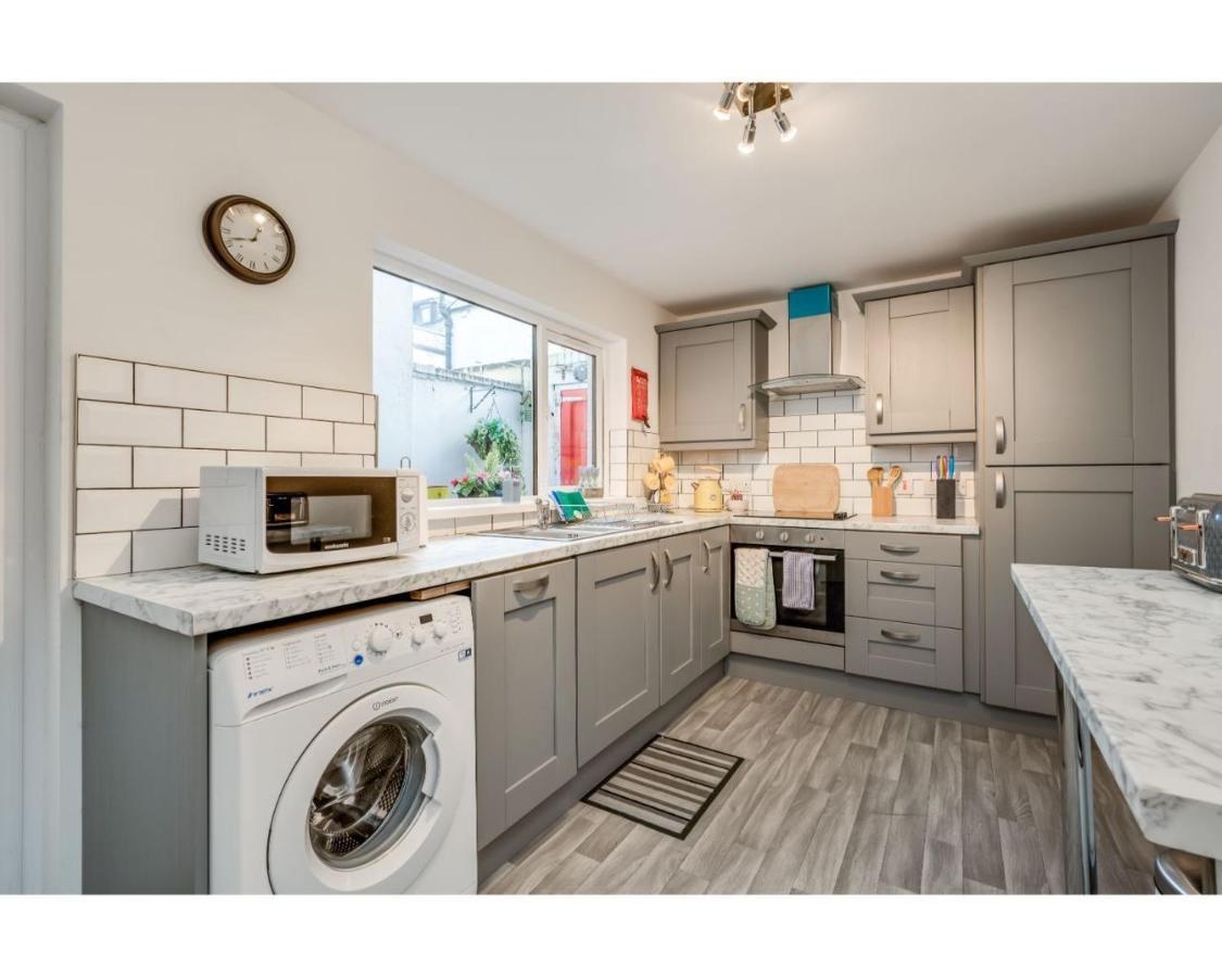 Central Belfast Apartments Ravenhill מראה חיצוני תמונה