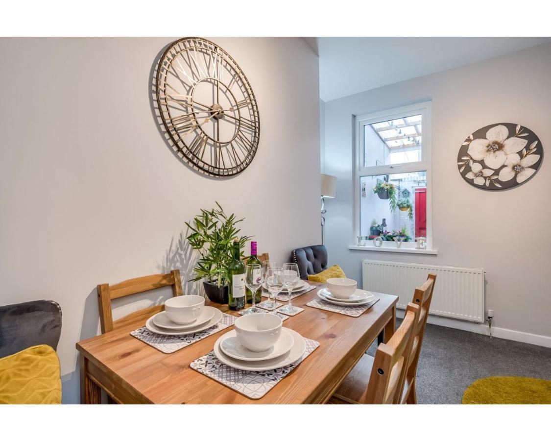 Central Belfast Apartments Ravenhill מראה חיצוני תמונה