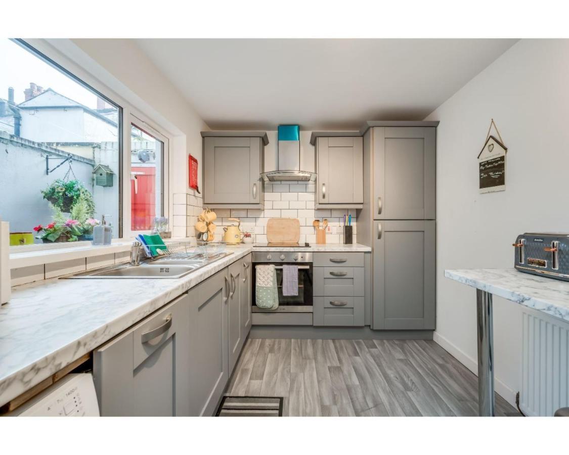 Central Belfast Apartments Ravenhill מראה חיצוני תמונה