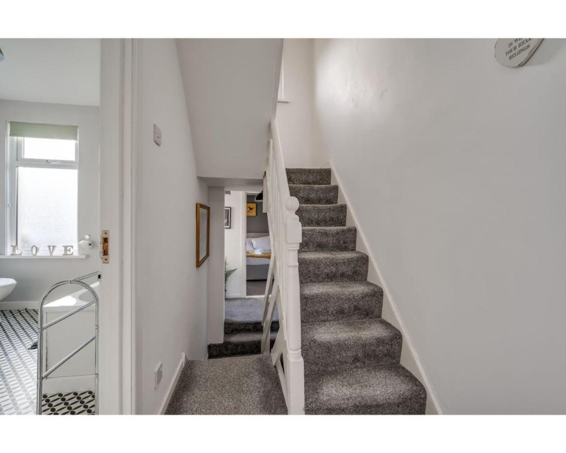 Central Belfast Apartments Ravenhill מראה חיצוני תמונה