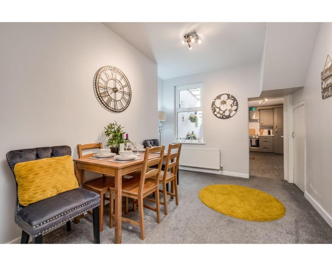 Central Belfast Apartments Ravenhill מראה חיצוני תמונה